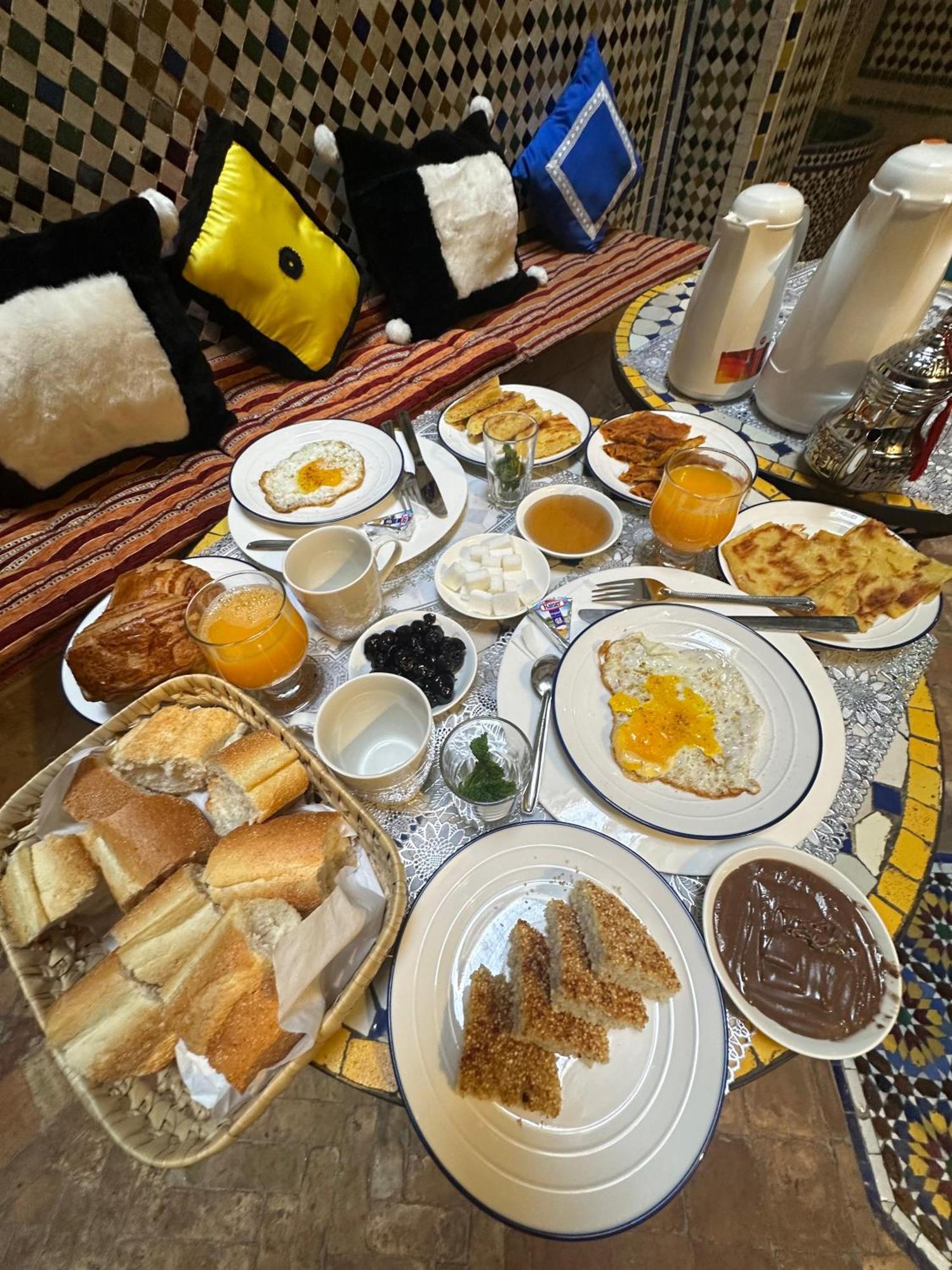 Riad Zohor Fez Esterno foto